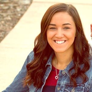 Meet your Posher, Elyse